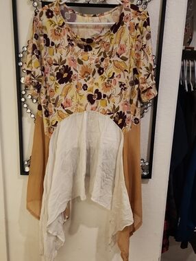 The Morgan Factory Mixed-Print Short Sleeve Handkerchief Hem Tunic. OSFM Nwot